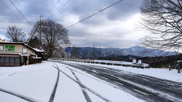雪の吉野山